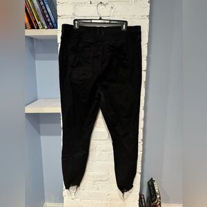 Good American Midnight Black Skinny Jeans